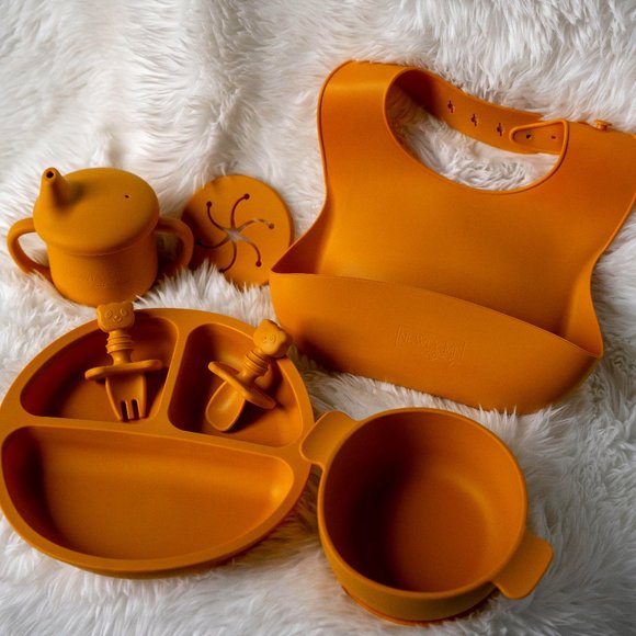 8 Piece Silicone Dining Set - Picture 1 of 5